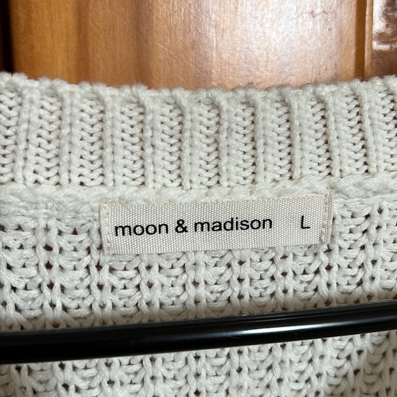 Moon&Madison sweater - Picture 2 of 3
